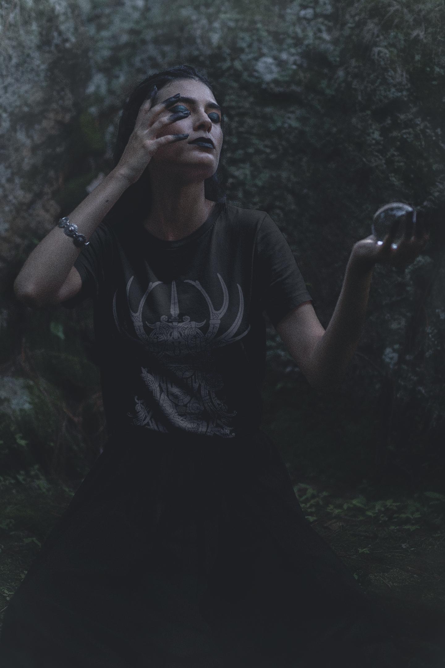 FREYJA BLACK AND GREY TEE