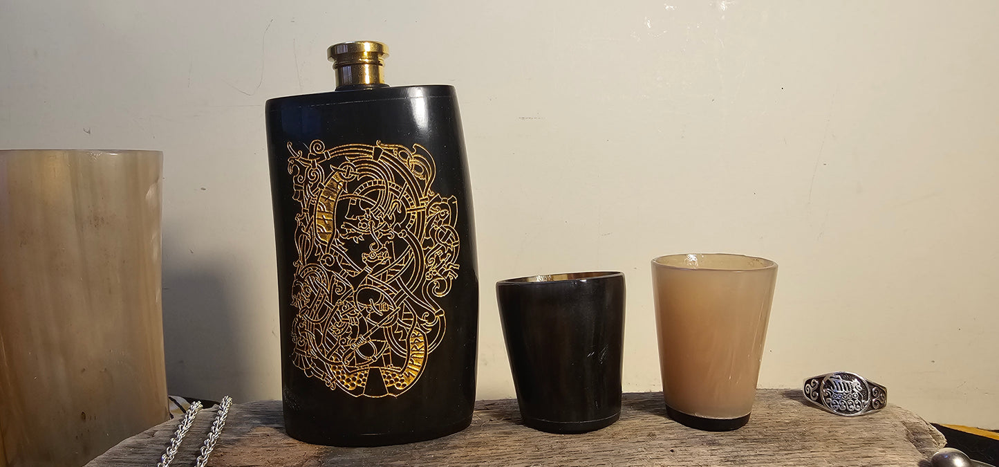 Fafnir & Sigurd Gift, Viking Flask, Hip Flask, Viking Drinking Gift, Norse Flask, Norse Mythology Gift, Nordic Mythology Gift, Nordic Flask