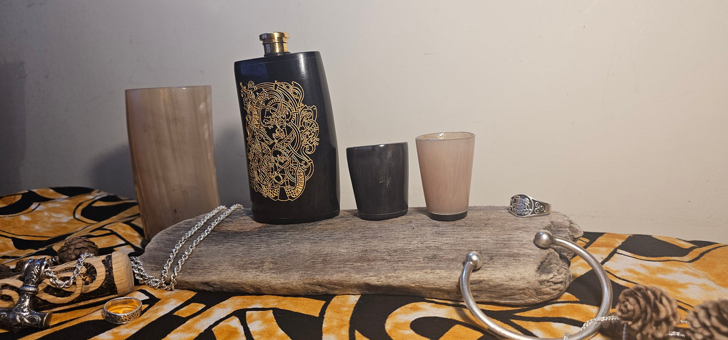 Fafnir & Sigurd Gift, Viking Flask, Hip Flask, Viking Drinking Gift, Norse Flask, Norse Mythology Gift, Nordic Mythology Gift, Nordic Flask