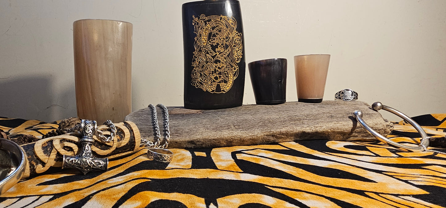 Fafnir & Sigurd Gift, Viking Flask, Hip Flask, Viking Drinking Gift, Norse Flask, Norse Mythology Gift, Nordic Mythology Gift, Nordic Flask