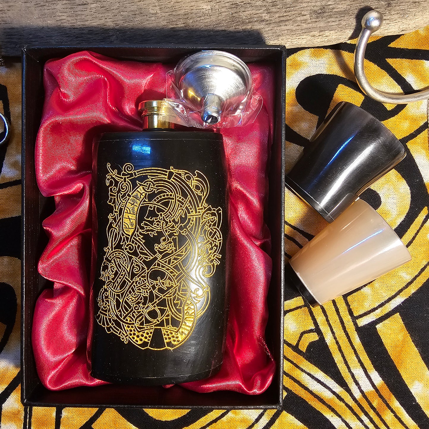 Fafnir & Sigurd Gift, Viking Flask, Hip Flask, Viking Drinking Gift, Norse Flask, Norse Mythology Gift, Nordic Mythology Gift, Nordic Flask