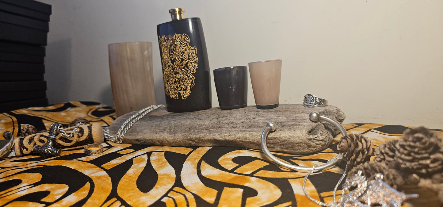 Fafnir & Sigurd Gift, Viking Flask, Hip Flask, Viking Drinking Gift, Norse Flask, Norse Mythology Gift, Nordic Mythology Gift, Nordic Flask