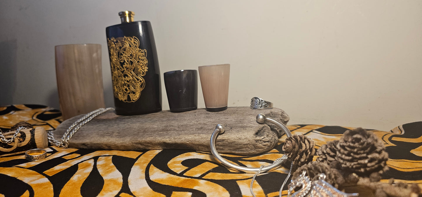 Fafnir & Sigurd Gift, Viking Flask, Hip Flask, Viking Drinking Gift, Norse Flask, Norse Mythology Gift, Nordic Mythology Gift, Nordic Flask