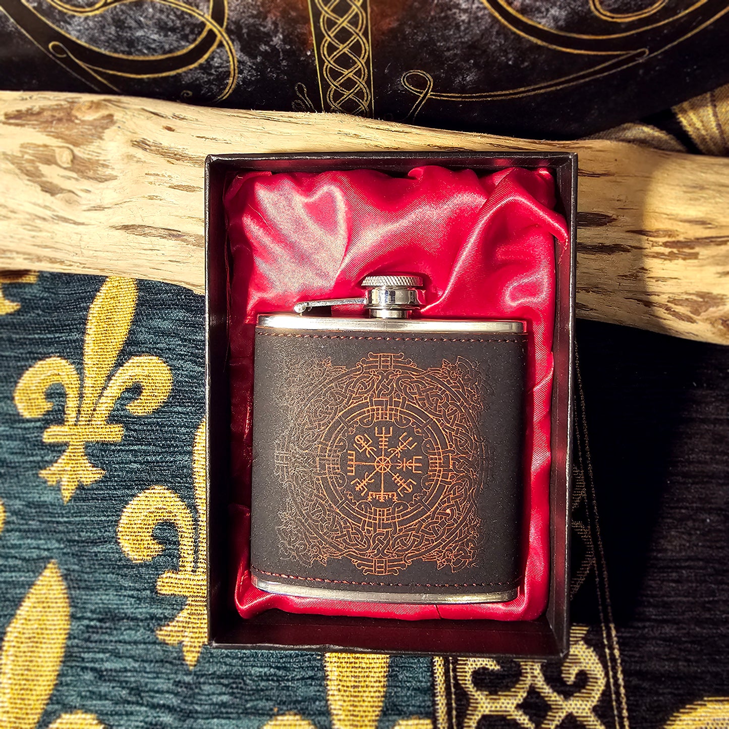 Hip Flask PU Leather - Vegvisir - Red