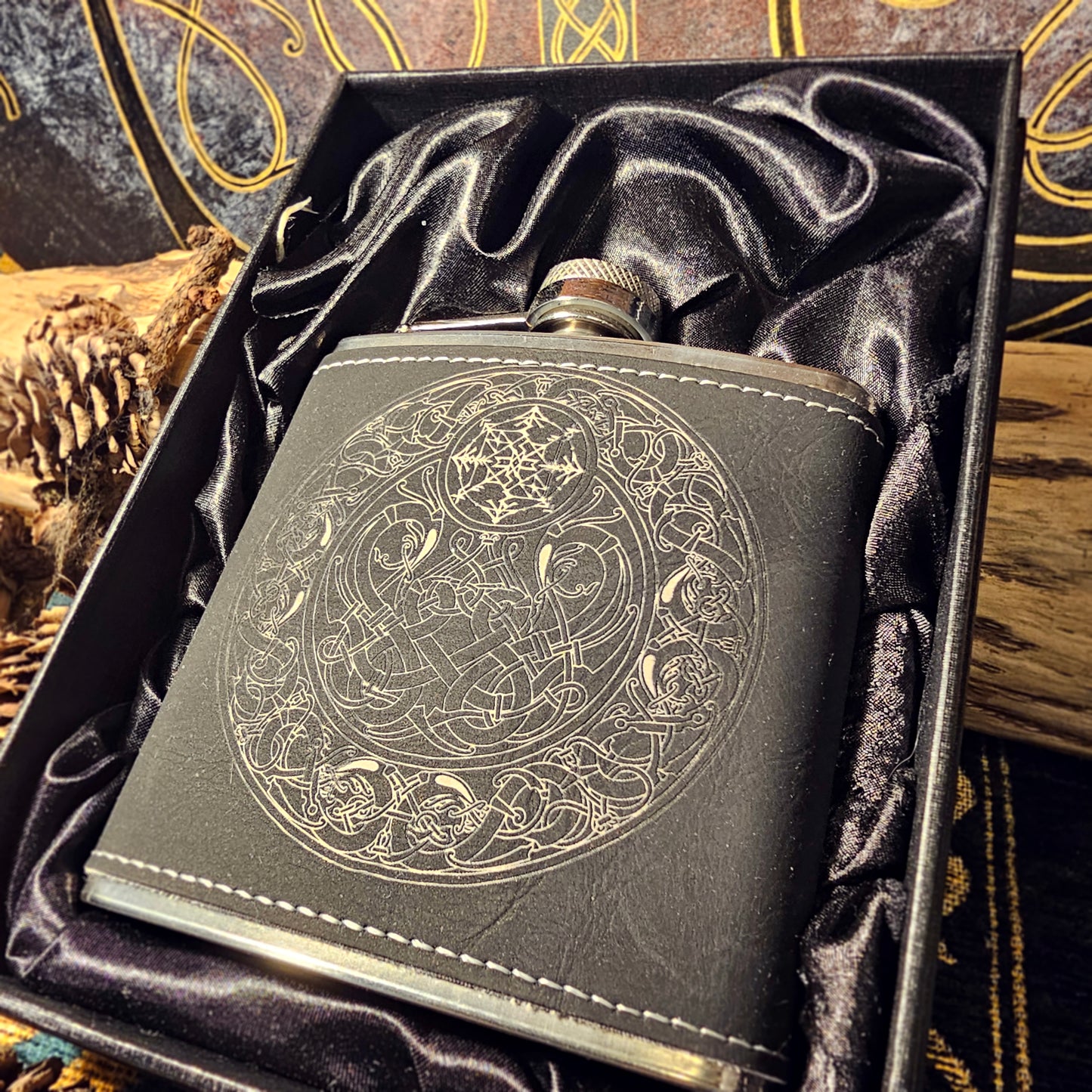 Hip Flask PU Leather - Dragon - White