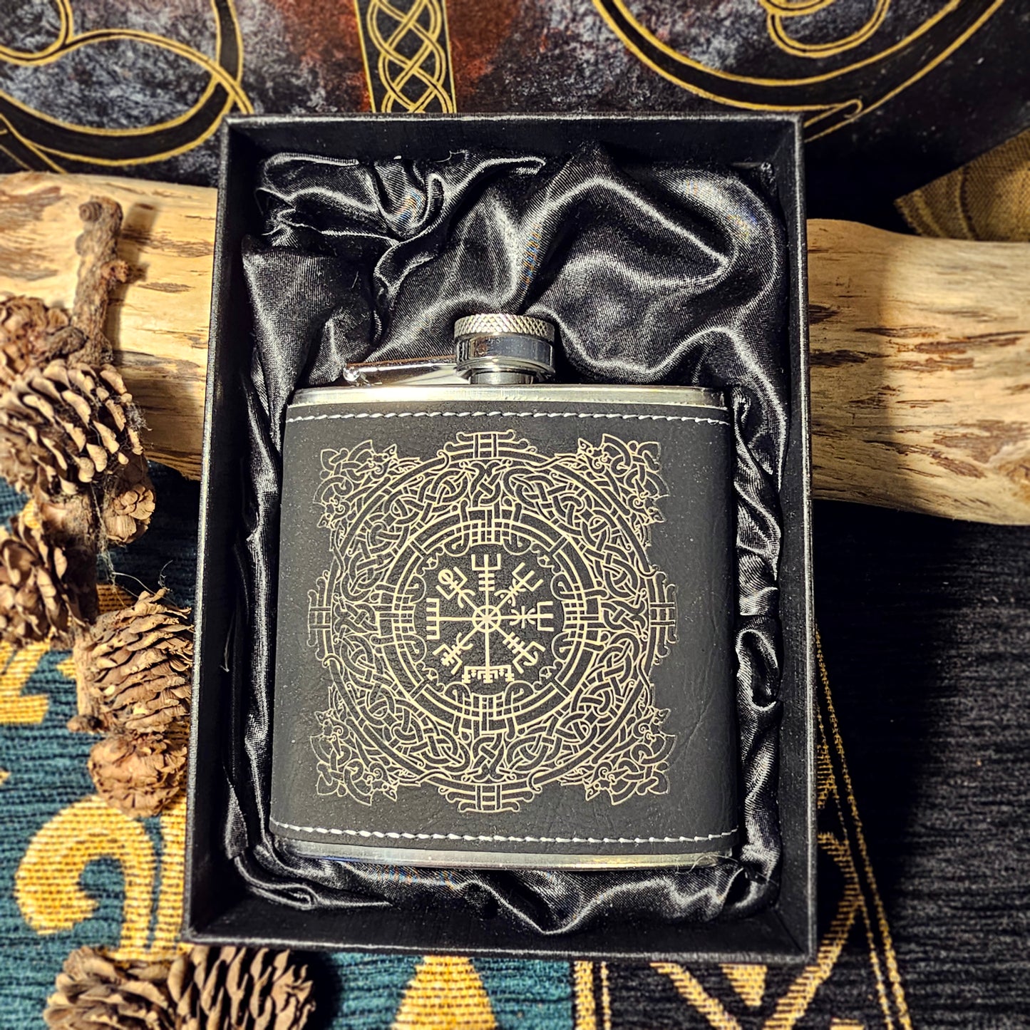 Hip Flask PU Leather - Vegvisir - White